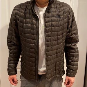 Men’s Northface ThermoBall insulated jacket NWOT
